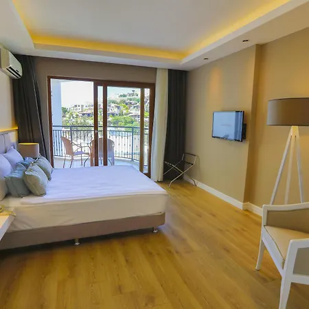 Istanbul Palace Hotel 4*