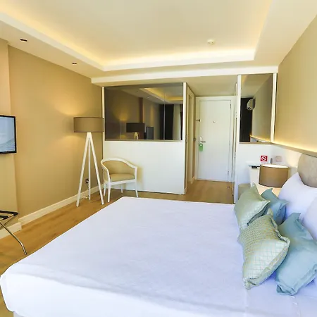 Istanbul Palace Hotel 4*
